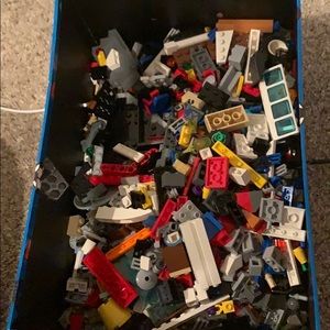 2 lb of LEGOS